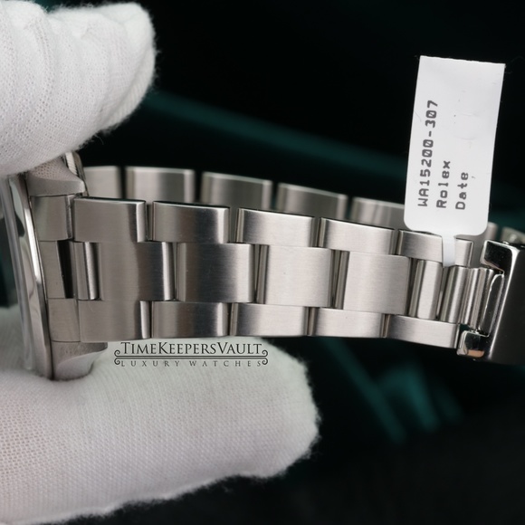 Rolex Date Size Black Dial 34mm Watch - Picture 3 of 4